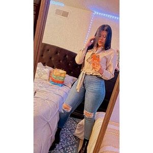 Meet your Posher, Isis